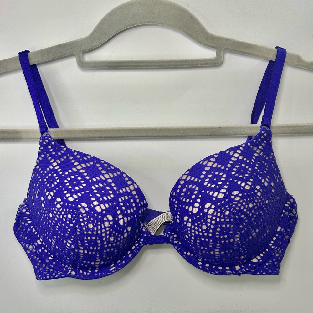 Victoria's Secret Blue Geometric Design Padded Cup Bra Size 34C